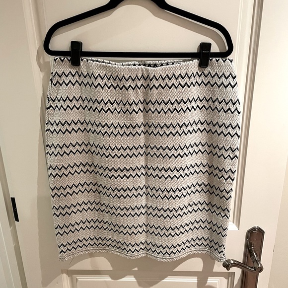 RD Style Black & White Pencil Skirt - Picture 3 of 4